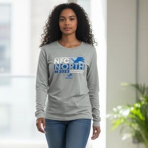 Fanatics - NWT - Gray NFC North 2023 Champion Long Sleeve Women's Tee